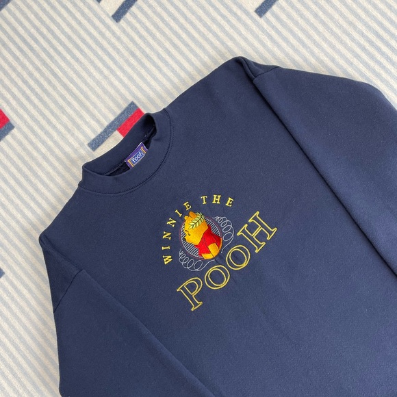 Vintage Disney Winnie the Pooh Embroidered crewneck sweatshirt - Picture 4 of 10